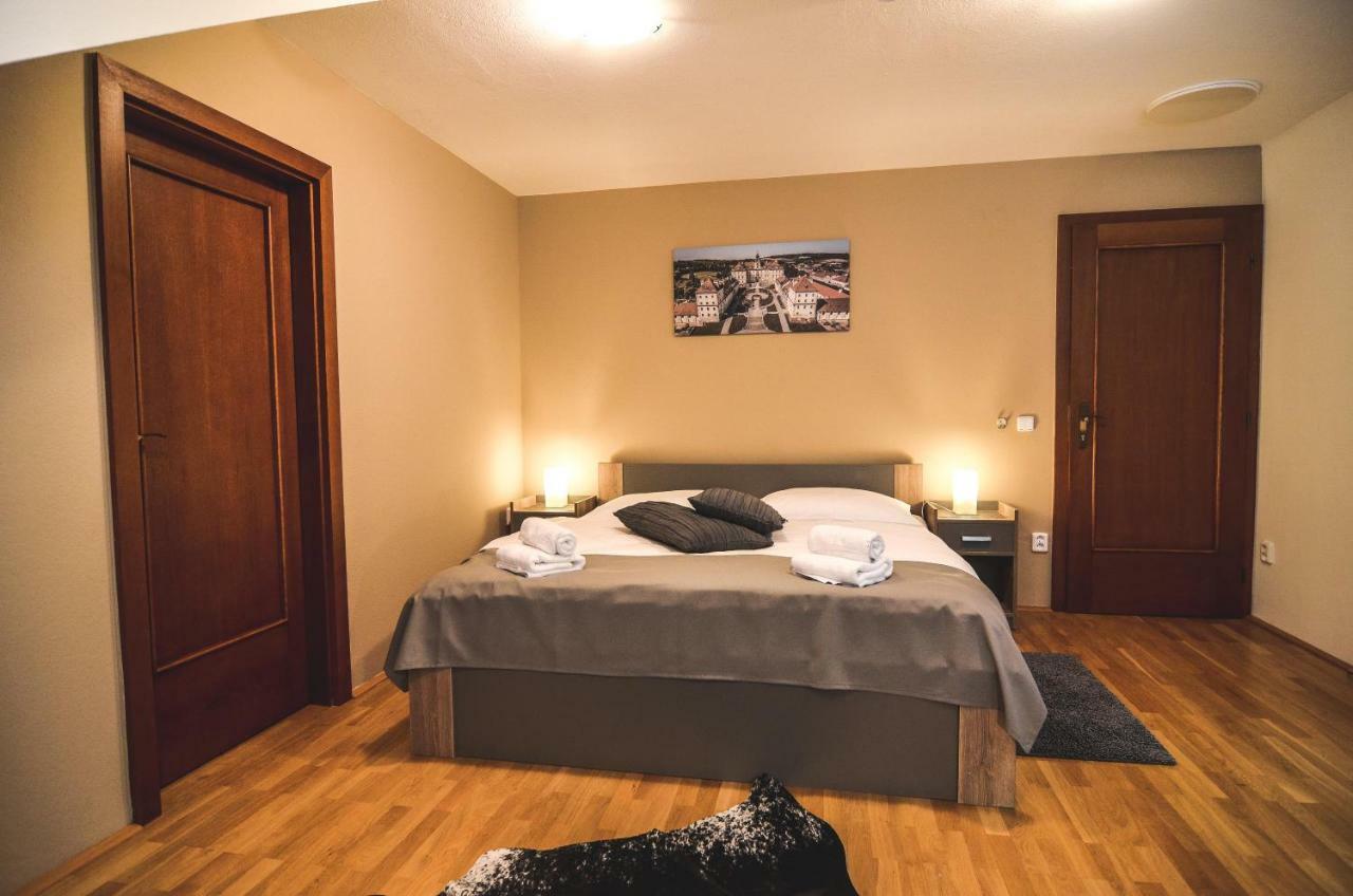 Penzion Pod Radnici Hustopece Luaran gambar