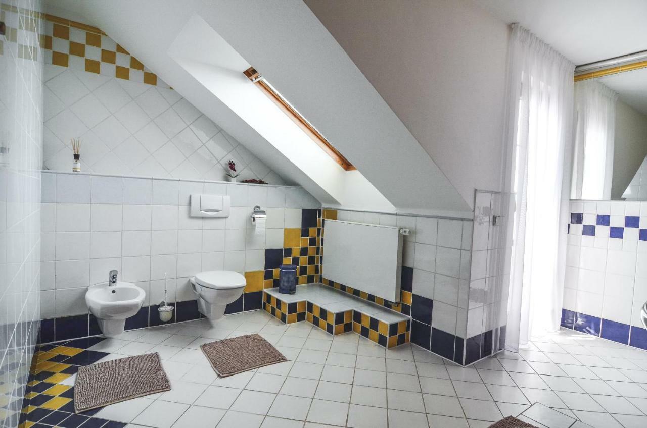 Penzion Pod Radnici Hustopece Luaran gambar